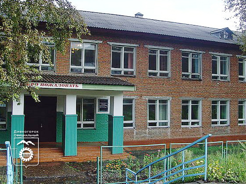 Осенью 60 лет назад свои двери для учеников открыла школа №7 имени В.П. Астафьева.