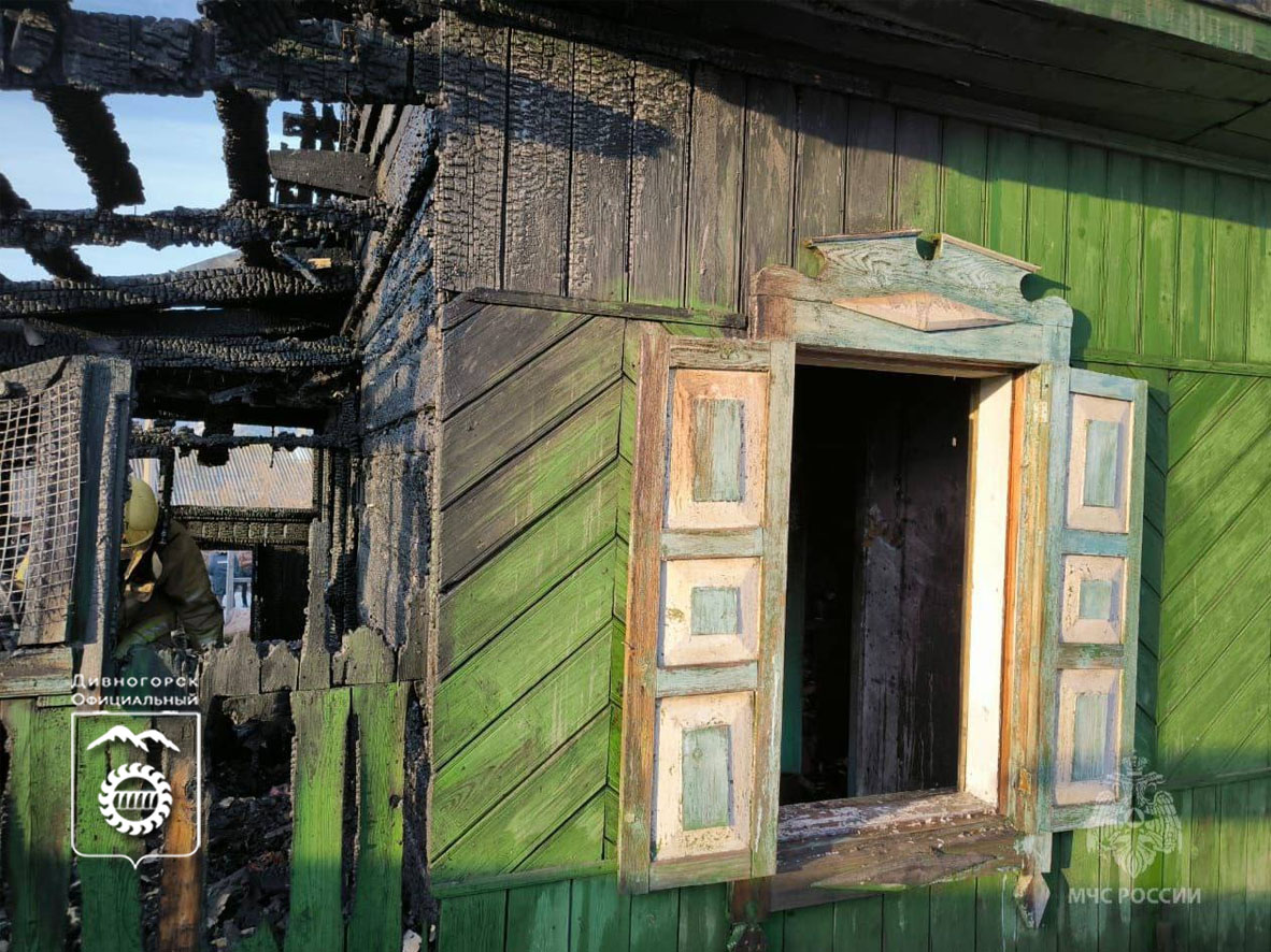 В Дивногорске на пожаре погибли трое человек.