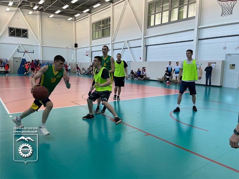 В эти выходные в физкультурно-спортивном центре прошел чемпионат Дивногорска по баскетболу.