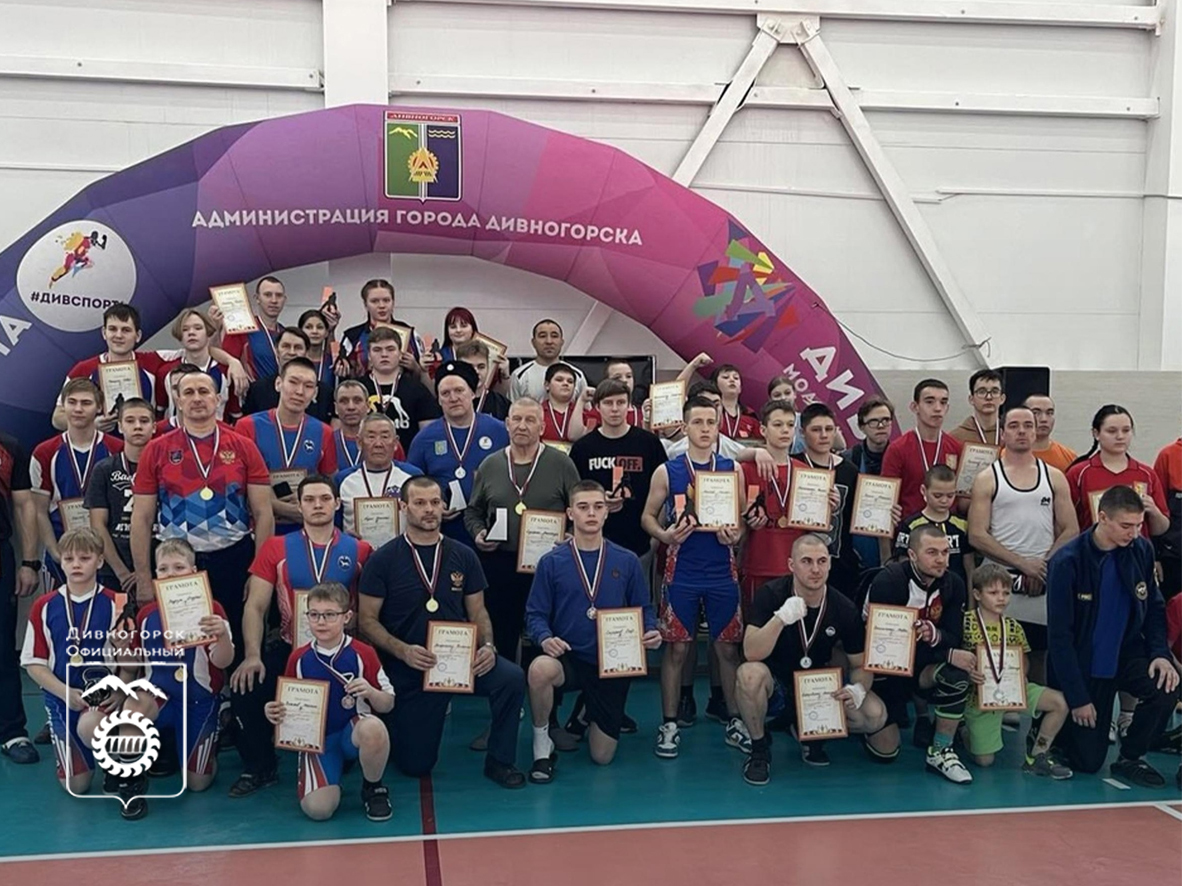 В Дивногорске прошёл турнир по гиревому спорту.