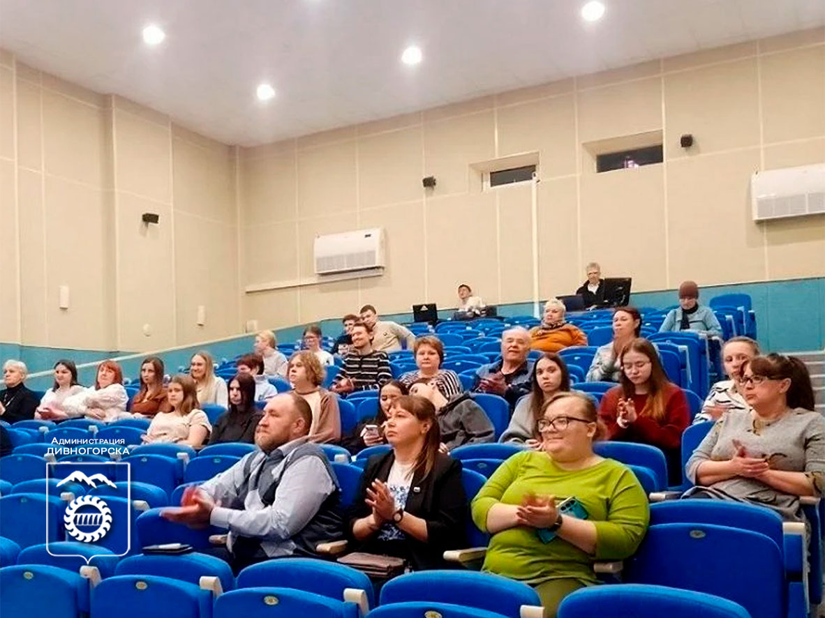 В кинозале «Энергетик» прошёл показ документального фильма «СВОи о своих».