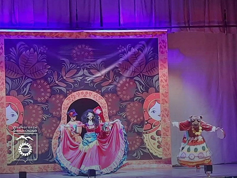 Ученики младших классов побывали на представлении Донецкого кукольного театра.