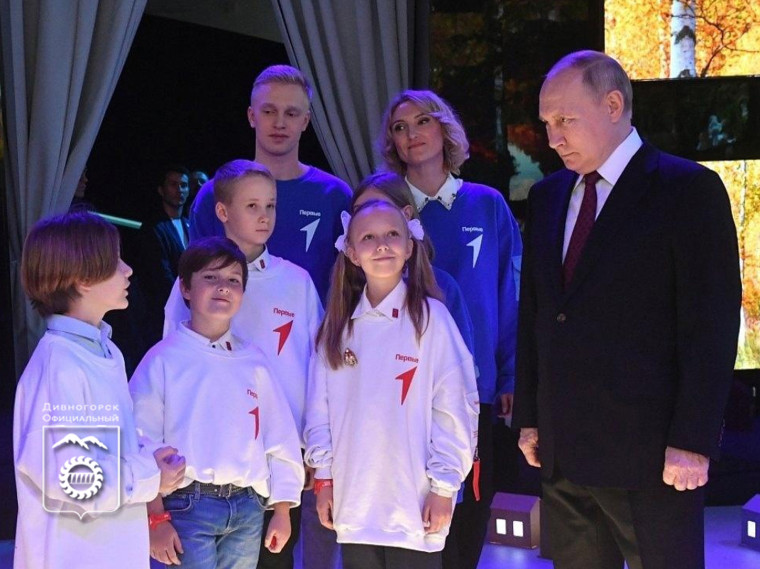 Школьница из Красноярского края встретилась с Президентом страны.