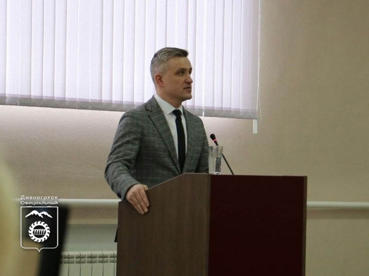 Сегодня глава города Сергей Егоров отчитался перед депутатами о своей работе и работе администрации за 2023 год.